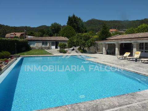 Casa Rectoral con Capilla Consagrada | Camos, Nigrán